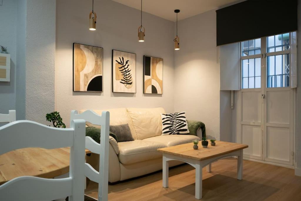Apartamentos Alfaqueque B Севілья Екстер'єр фото